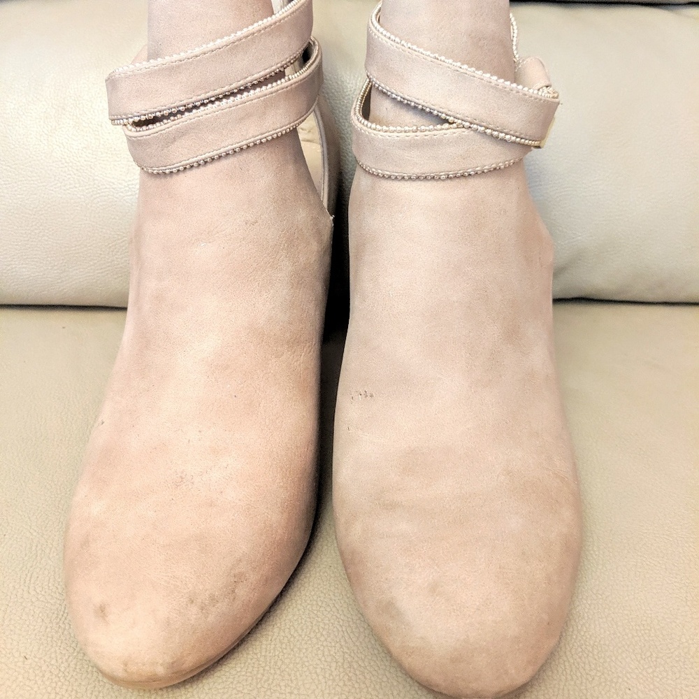 Jennifer Lopez Ankle Boot Heels (10M).